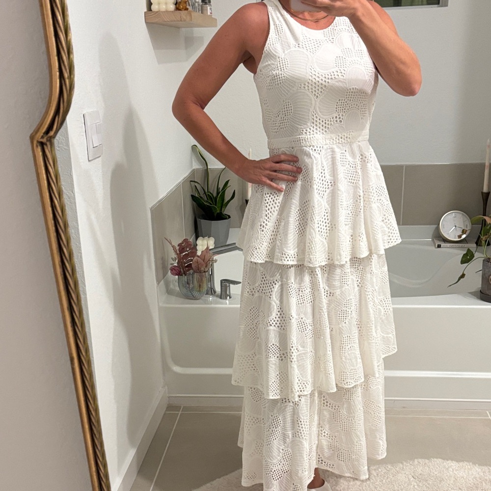Milly white Lace Tiered Dress size 4 fresh from dry cleaner
